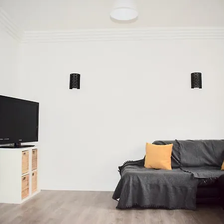 Modern 2 Bedroom Ifsc In Spencer Dock *